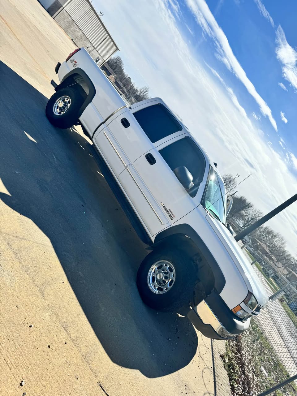 2005 Chevrolet Silverado 2500HD, view 3